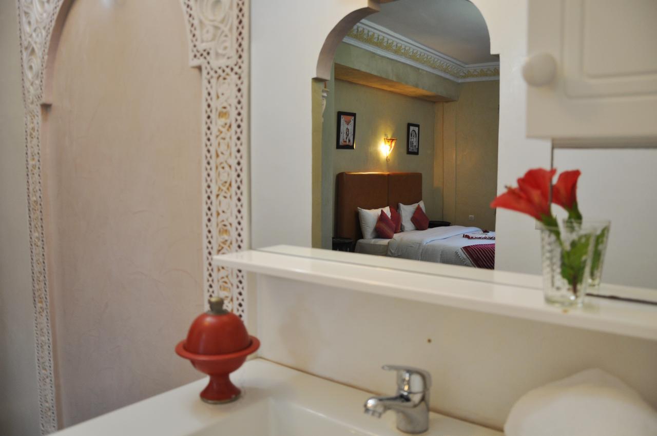 Riad Hamdani Derroua Bagian luar foto