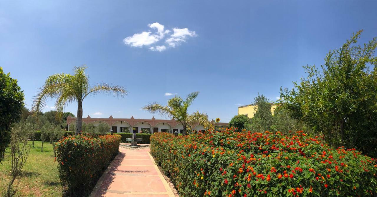 Riad Hamdani Derroua Bagian luar foto